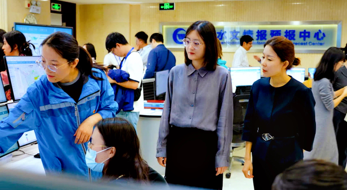 【理响中国·薪火“燃”青春】一江水的颜值回升：从“抉择之勇”到“智能之治”