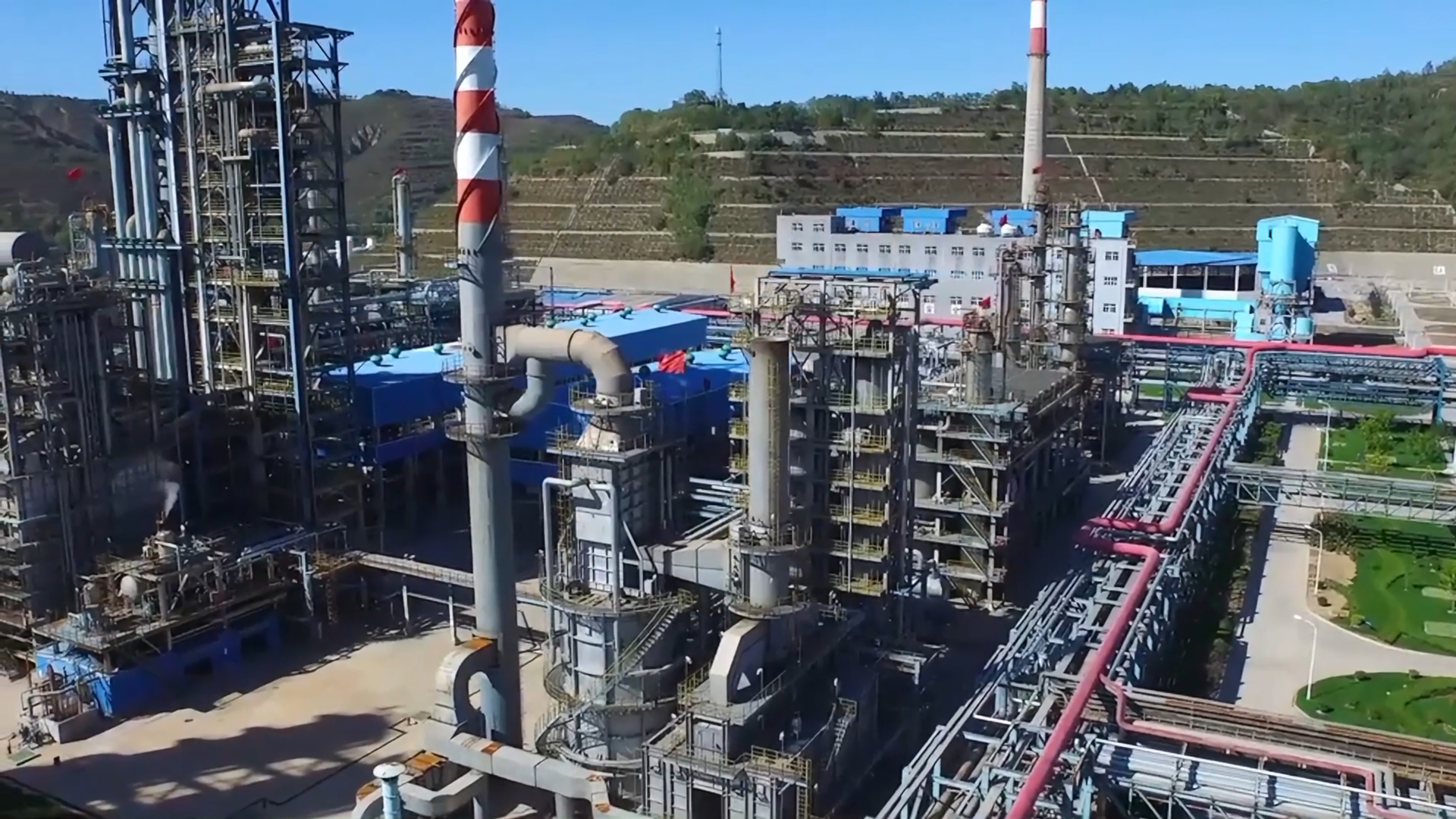 【理响中国·薪火“燃”青春】百花齐放的城市新产业:从能源依赖到双轮奔腾 【理响中国·薪火“燃”青春】百花齐放的城市新产业:从能源依赖到双轮奔腾