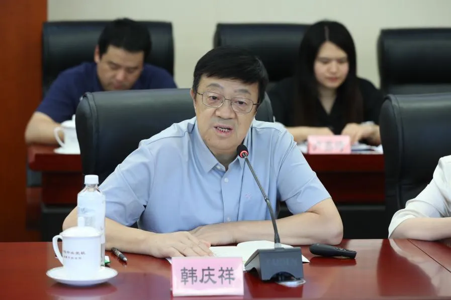 中央党校(国家行政学院)报刊社举办“推进党的创新理论体系化学理化研究阐释”座谈会 图片
