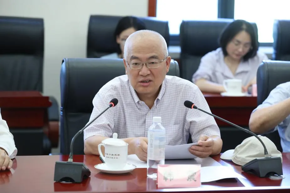 中央党校(国家行政学院)报刊社举办“推进党的创新理论体系化学理化研究阐释”座谈会 图片